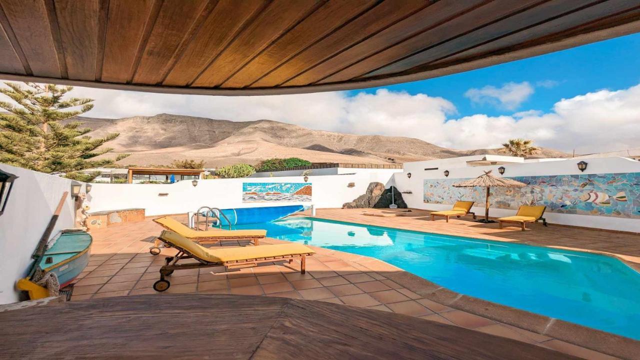 Bungalow Allende Famara Con Piscina Privada Y Ac Exterior photo