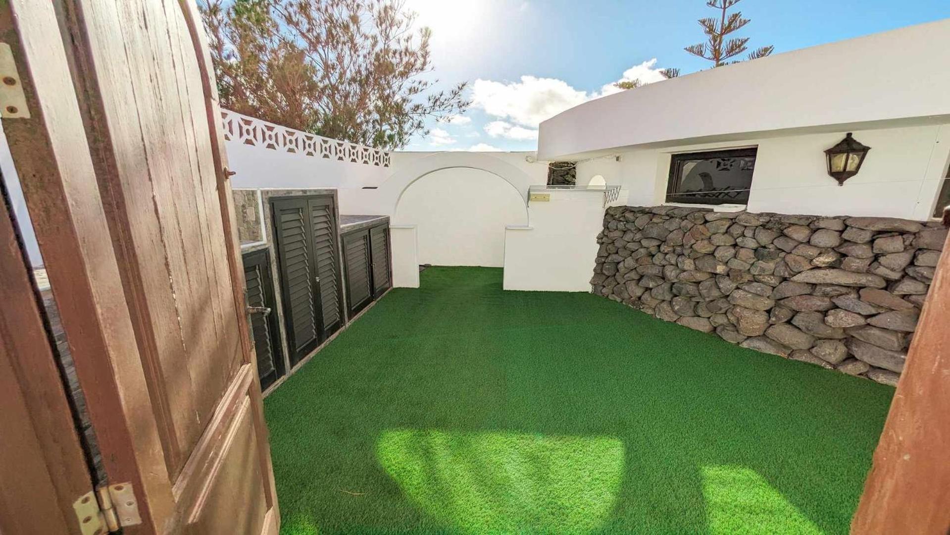 Bungalow Allende Famara Con Piscina Privada Y Ac Exterior photo